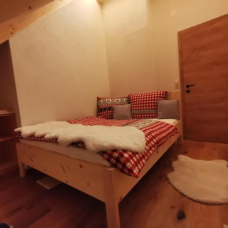 Almnest - * Schönberg-Lachtal